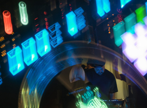 Foto: Weinbar gegenüber